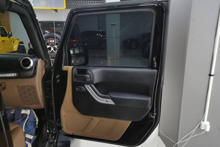 Used Jeep Wrangler 2013 3.6L Sahara Four-Door Edition