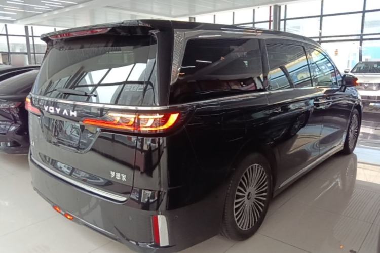 Used VOYAH Dream 2025 PHEV Four-Wheel-Drive Flagship Kunpeng Edition Rear Right 45 Deg