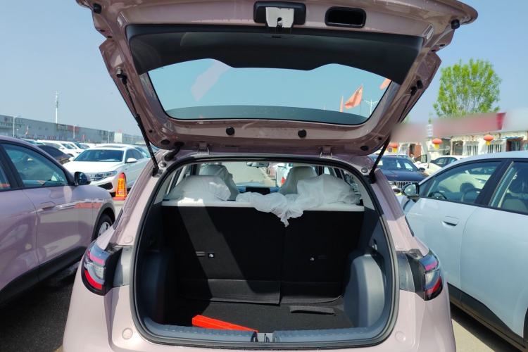 Used Geely Galaxy Geome 2026 Model 310km Youth Edition Trunk