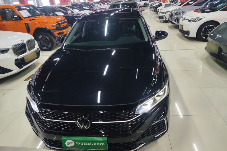 Used Volkswagen Passat 2025 Outstanding Model 380TSI Starry Dragon Glorious Edition
