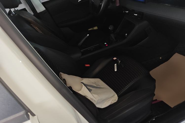 Used Roewe i5 2023 1.5L Manual Comfort Edition