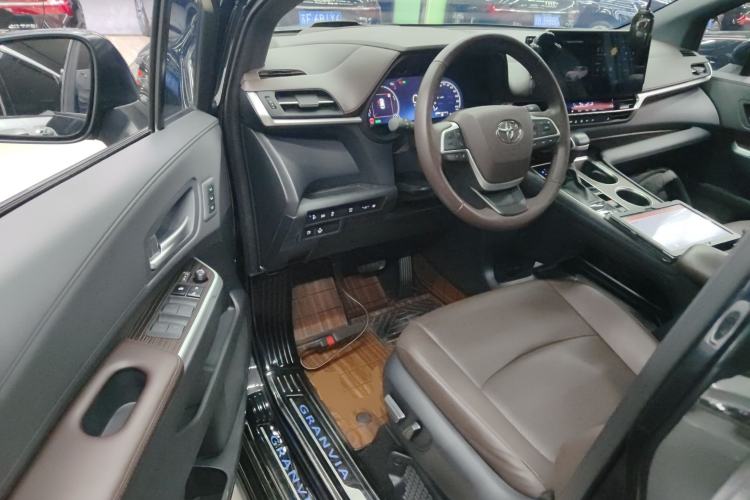 Used Toyota Granvia 2024 2.5L Hybrid Prestige PLUS Four-Wheel Drive Version
