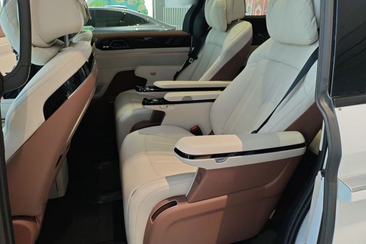 Used BYD Xia 2025 DM-i 1.5T 180km Excellence Model Left Rear Seat