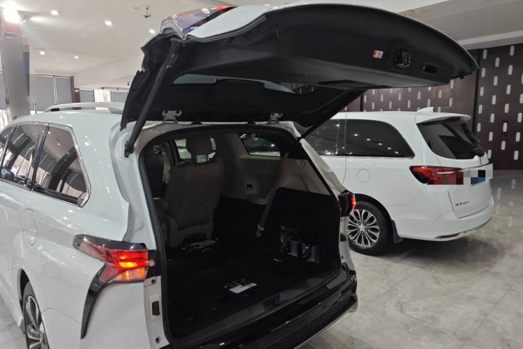 Used Toyota Granvia 2023 2.5L Hybrid Prestige PLUS Edition Trunk