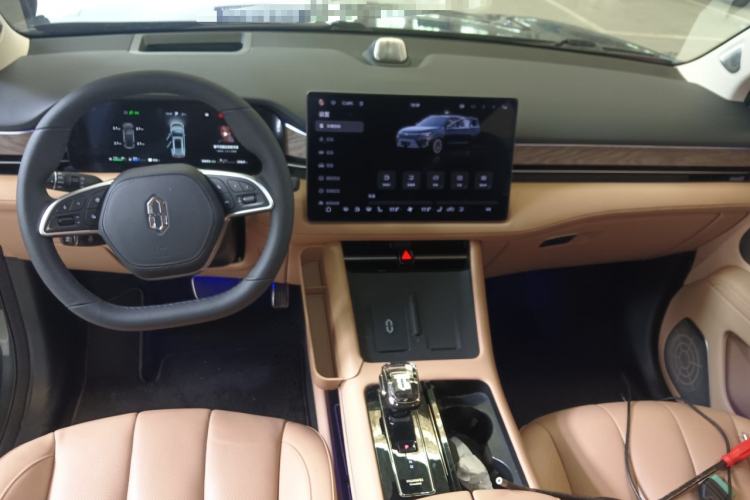 Used Hima AITO M7 2022 1.5T Four-Wheel Drive Luxury Edition Center Console