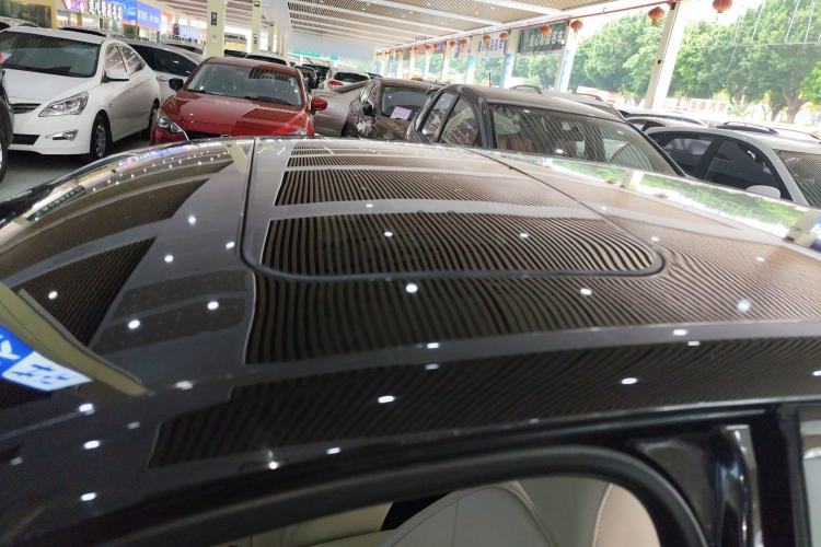 Used Volkswagen Lavida 2013 Restyled Classic 1.6L Manual Comfort Edition Roof