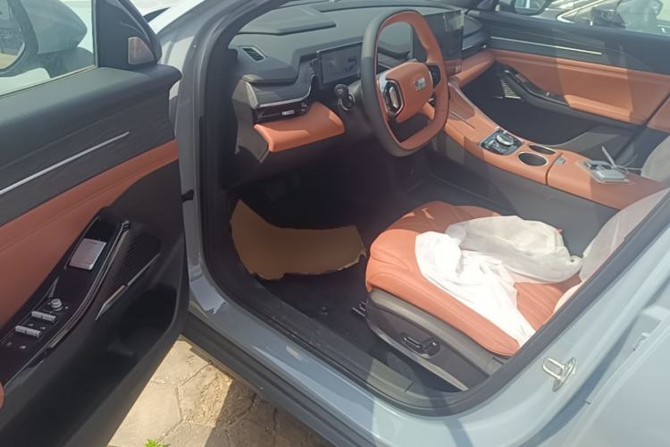 Used Geely Galaxy L6 2025 EM-i 140km Explorer+ Edition
