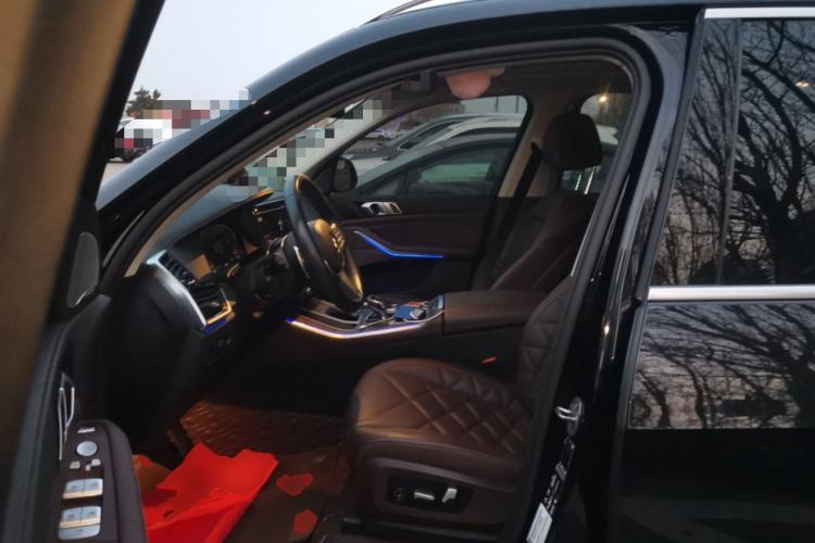 Used BMW X5 2022 Restyled xDrive 30Li Luxury Version M Sport Package Left Front Seat