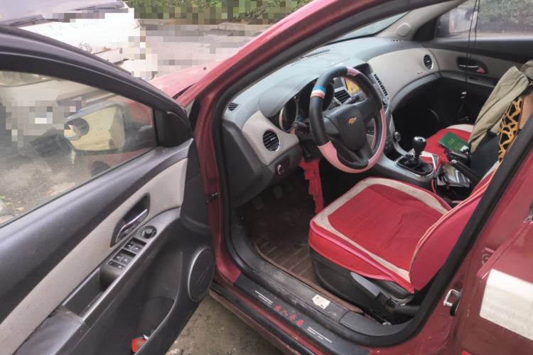 Used Chevrolet Cruze 2013 1.6L SE MT Driver Seat