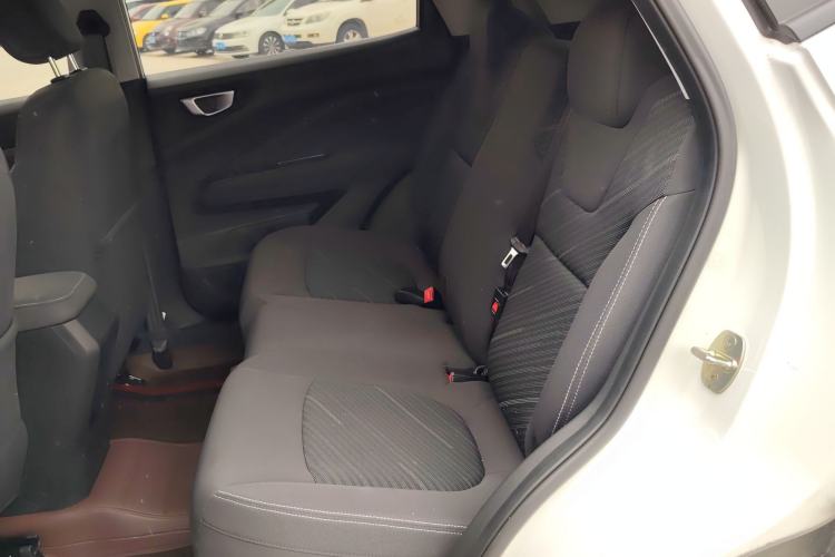 Used Wuling Alvez 2022 1.5L Manual Free-Style Model
