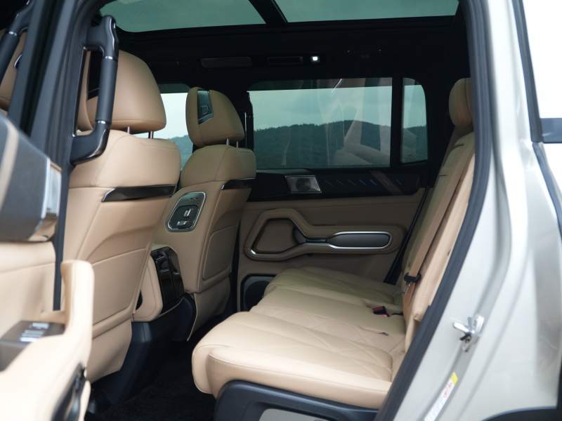 Used Formula Leopard 8 2025 Smart & Brave Flagship Edition 7 Seats — 35