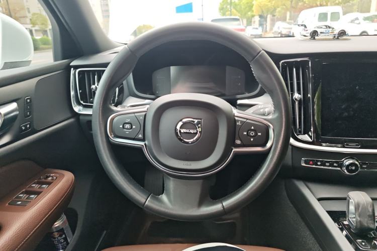 Used Volvo S60 2022 B4 Zhiyi Luxury Edition