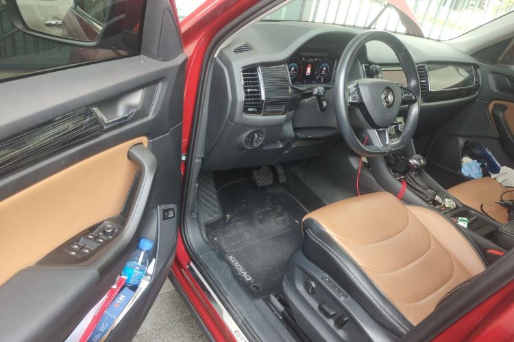 Used Skoda Kodiaq 2019 Facelifted TSI330 5-Seater Two-Wheel-Drive Luxury Enjoyment Edition China V Emission Standard
