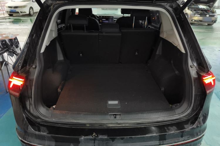 Used Volkswagen Tiguan L 2022 330TSI Automatic Two-Wheel Drive R-Line Enhanced Edition