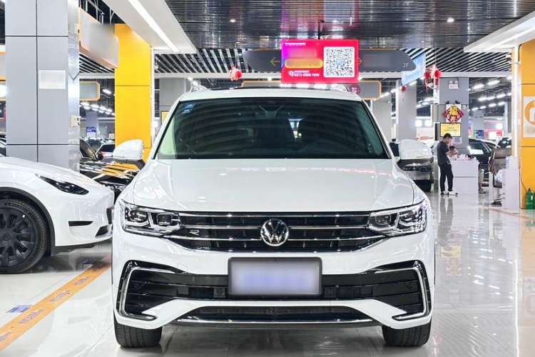 Used Volkswagen Tiguan L 2023 Facelift 380TSI Automatic All-Wheel Drive R-Line Flagship 7-Seater
