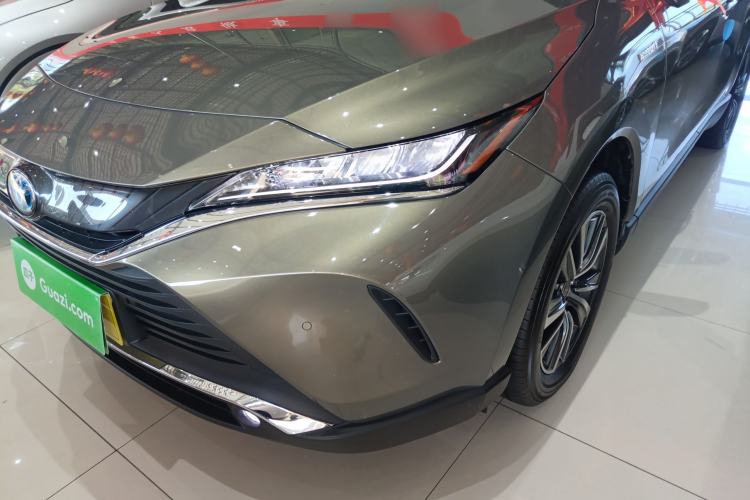 Used Toyota Harrier 2022 Dual-Engine 2.5L CVT Two-Wheel Drive Luxury Edition