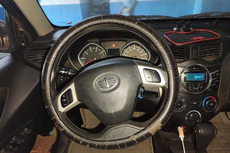 Used FAW Xiali N7 2015 1.3L Automatic Luxury Model Steering Wheel