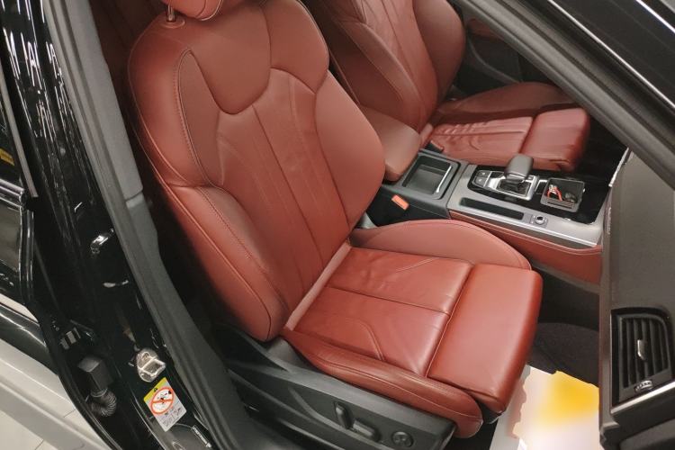 Used Audi Q5L 2023 40T Luxury Dynamic Model Right Front Seat