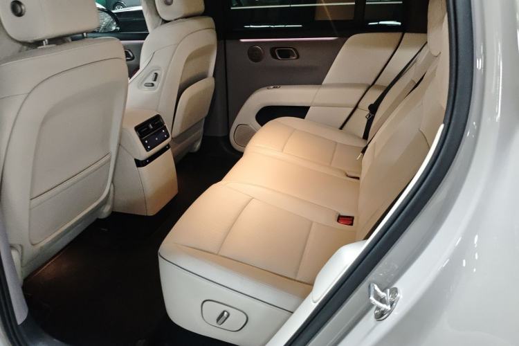 Used Li Auto i6 2025 Model Two-Wheel-Drive Standard Type
