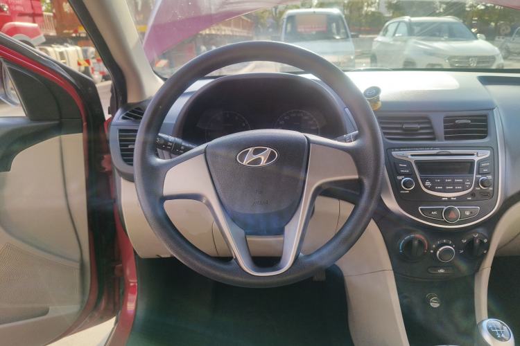 Used Hyundai Verna (older generation) 2014 1.4L Manual Smart GLS Trim