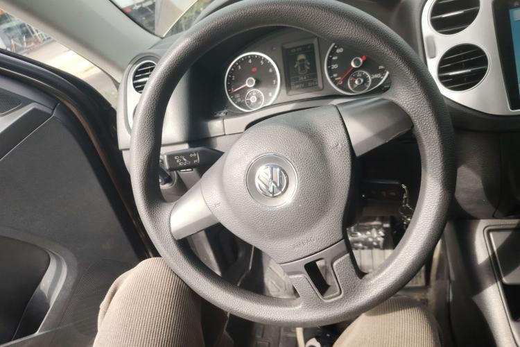 Used Volkswagen Tiguan L 2016 280TSI Automatic Two-Wheel-Drive Silk Road Style Edition
