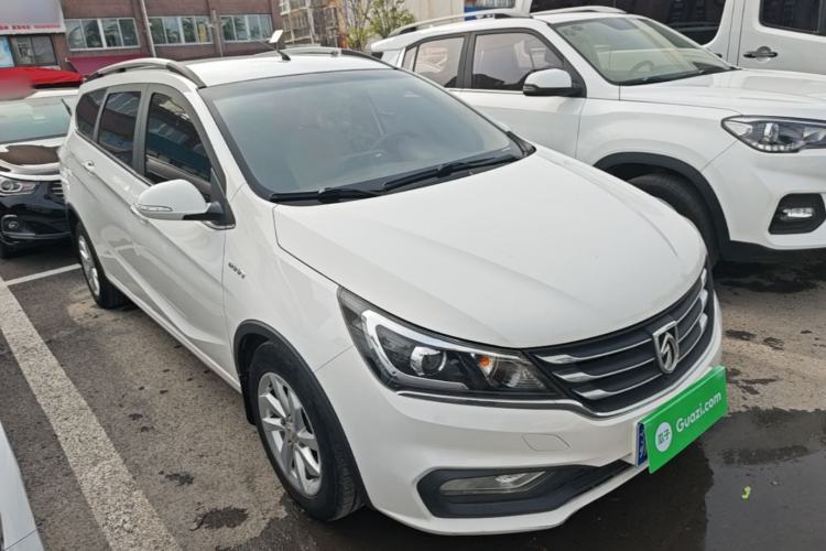 Used Baojun 310W 2017 1.5L Manual Fashion Model China V
