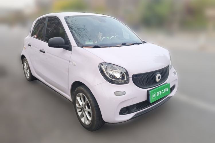 Used smart forfour 2016 1.0L 52 kW Dynamic Edition Front Right 45 Deg