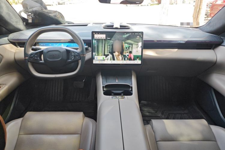 Used Lynk & Co Z10 2025 95 kWh 766 km Range Rear-Wheel Drive Max