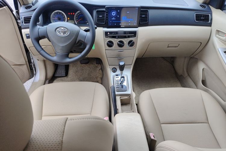 Used Toyota Corolla EX 2013 1.6L Automatic Excellence Edition Center Console