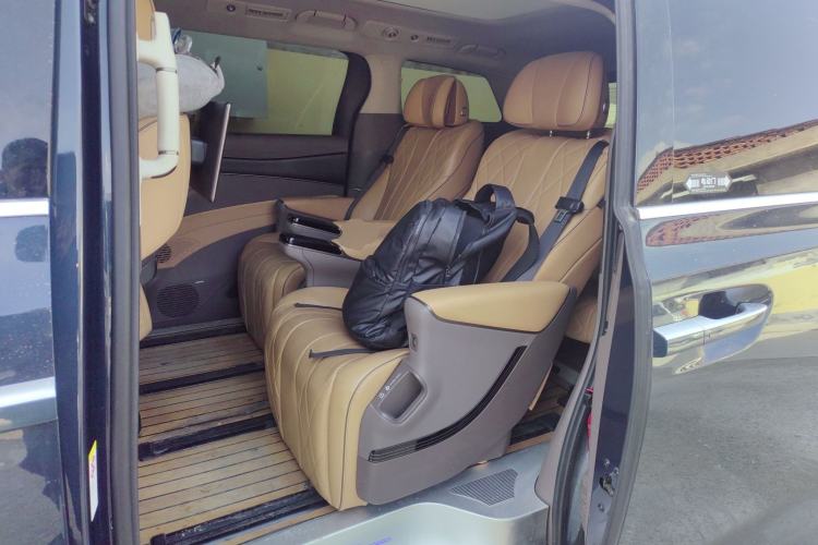 Used Denza D9 2022 DM-i 970 Four-Wheel Drive Prestige Model