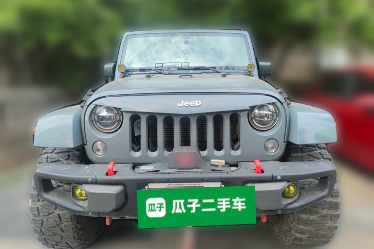 Used Jeep Wrangler 2014 3.0L Sahara Four-Door Edition Front