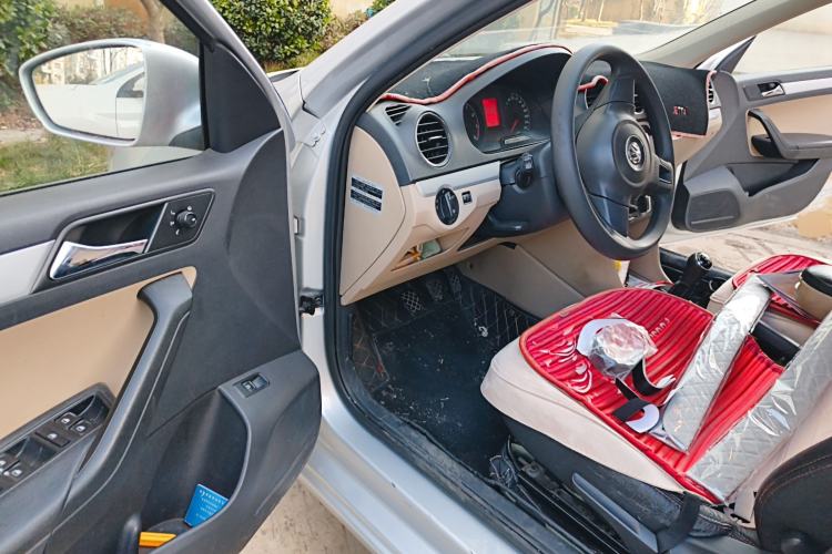 Used Volkswagen Jetta 2013 1.6L Manual Comfort Model