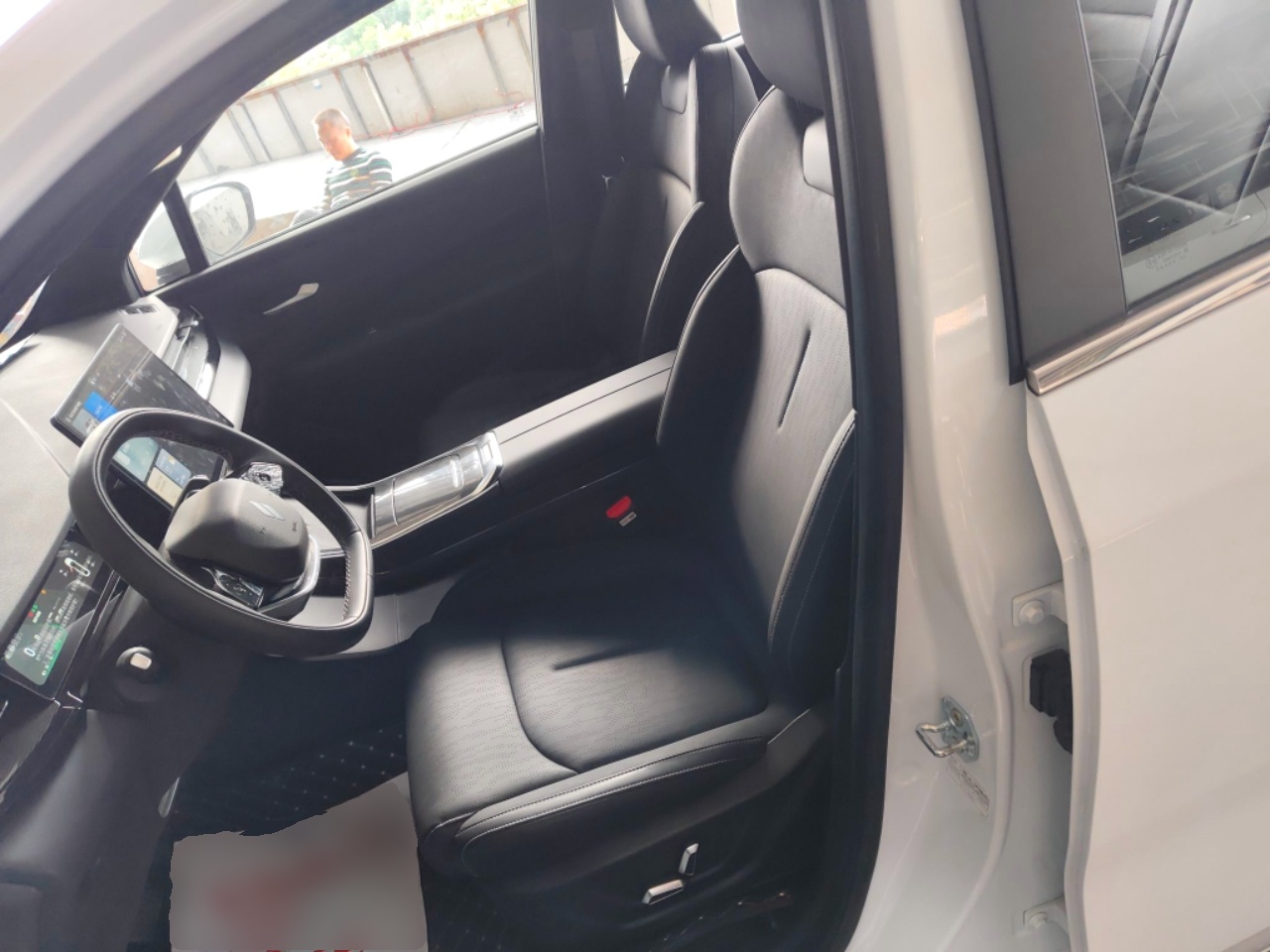 Переднее сиденье в автомобиле