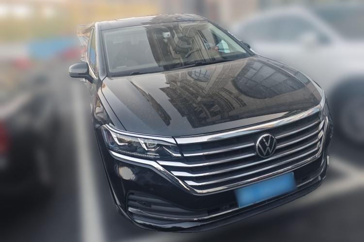 Used Volkswagen Viloran 2024 330TSI Luxury Edition Front Right 45 Deg