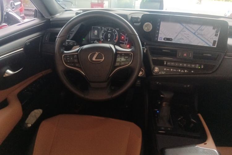Used Lexus ES 2022 200 Excellence Edition
