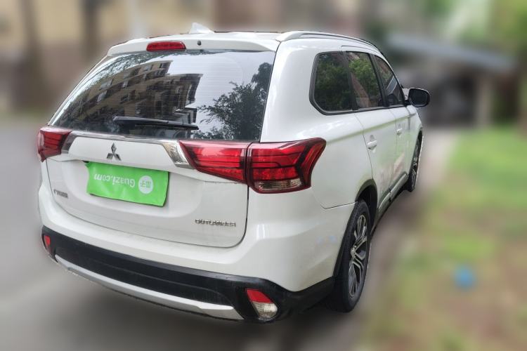 Used Mitsubishi Outlander 2018 2.0L Two-Wheel Drive Glory Edition 5 Seats
