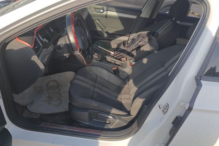 Used Volkswagen Lamando 2017 230TSI DSG Fashion Edition Left Front Seat