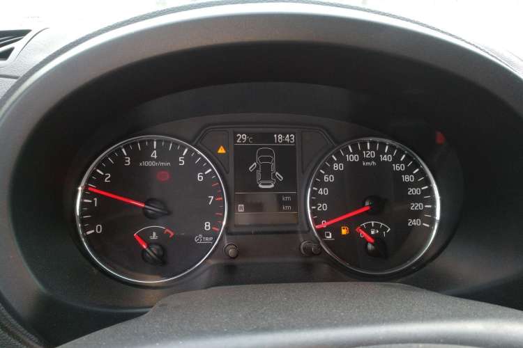 Used Dongfeng Fengdu MX6 2016 2.0L CVT Two-Wheel Drive All-Around Version
