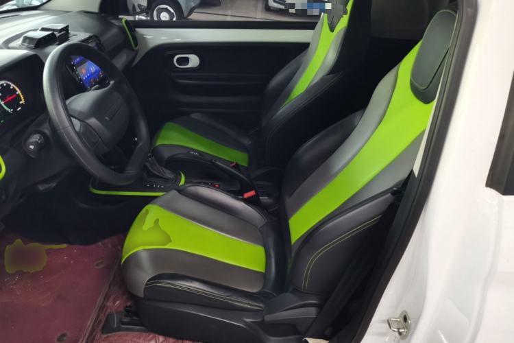 Used Roewe Clever 2021 302 km New Four-Seater Super-Efficient Version Left Front Seat