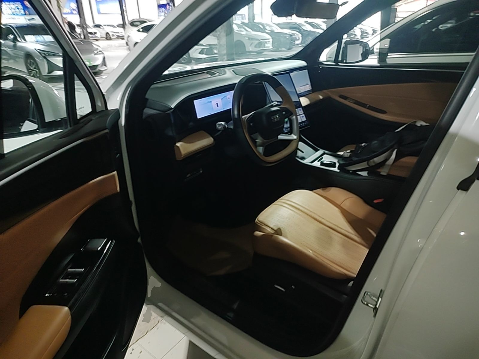 Geely Galaxy L7 2024 1.5T 115 km PLUS Dragon Edition — снимка 18
