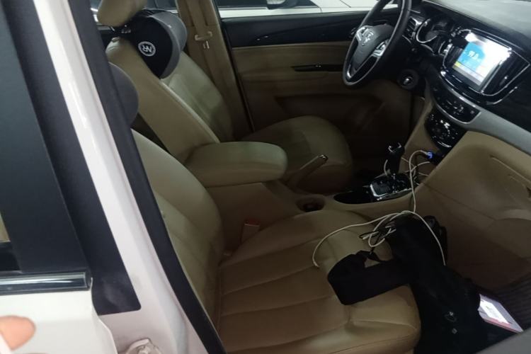 Used Baojun 730 2016 1.8L iAMT Luxury Model 7 Seats