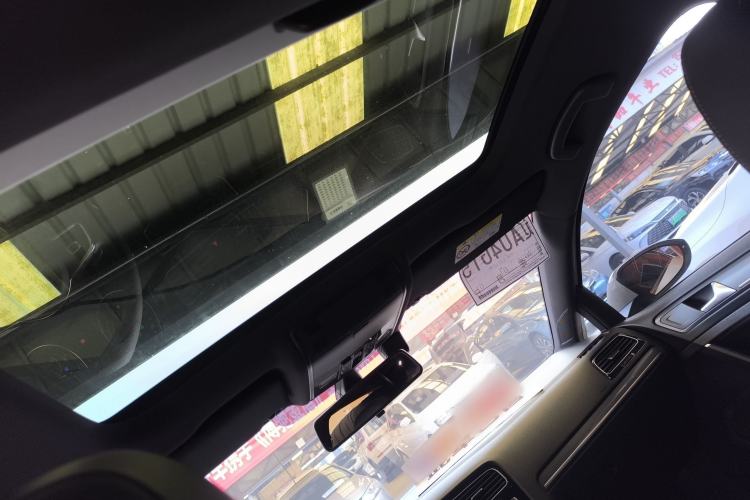 Used Volkswagen Golf 2017 280TSI Automatic R-Line Million-Vehicle Commemorative Edition
