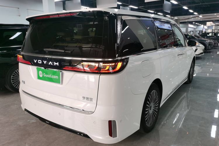 Used VOYAH Dream 2025 PHEV Four-Wheel Drive Prestige Kunpeng Edition
