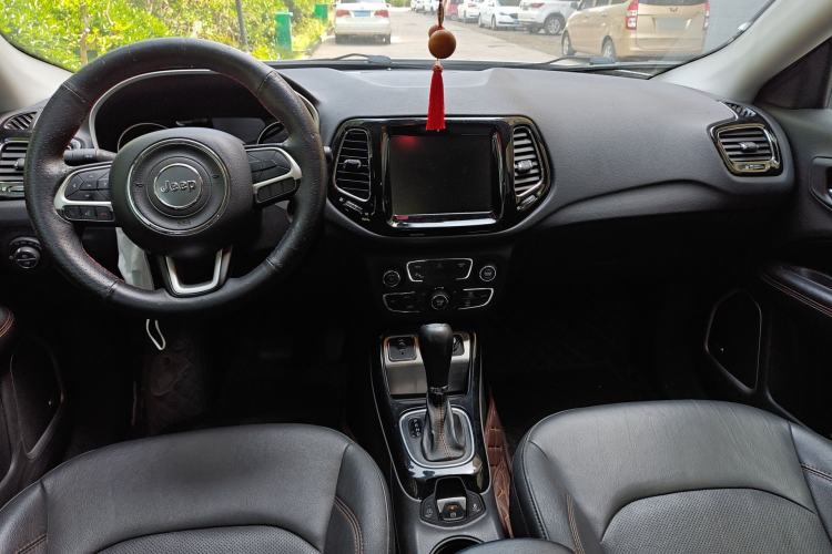 Used Jeep Compass 2017 200T Automatic Prestige Edition Center Console