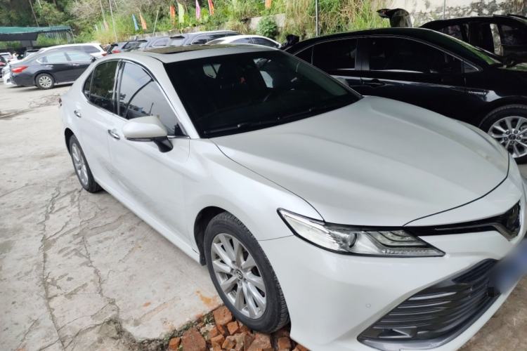 Used Toyota Camry 2018 2.0G Luxury Edition
