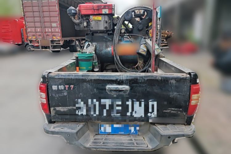 Used JDMC T7 2017 2.0T PLUS Two-Wheel Drive Luxury Edition Extended Wheelbase D20B Trunk