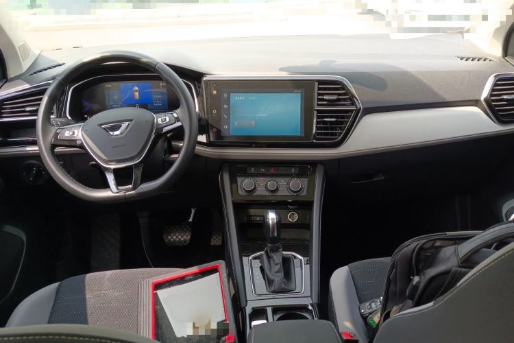 Used Jetta VS7 2023 280TSI Automatic Trend Edition Center Console