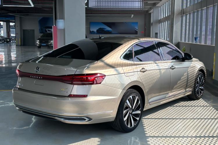 Used Volkswagen Passat 2022 330TSI Elite Edition Custom Version