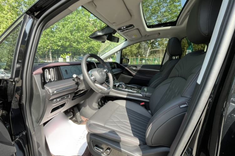 Used GAC Trumpchi M8 2024 Master Series 400T Prestige Edition Interior 10