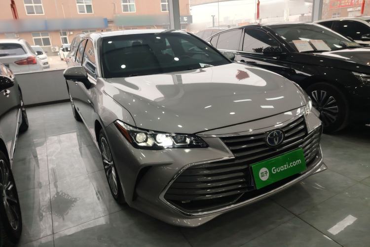 Used Toyota Avalon 2019 Dual-Engine 2.5L XLE Prestige Version China VI Standard